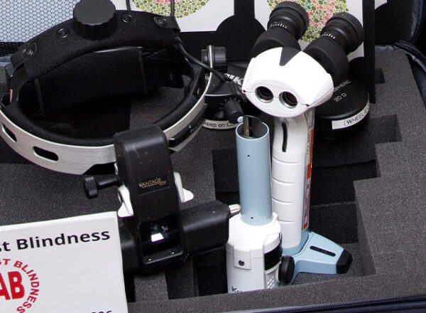 Case of opthalmic equipment Fight against Blindness
